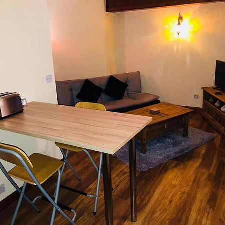 Vibrant Apartment At The Shore In Leith إدنبرة المظهر الخارجي الصورة