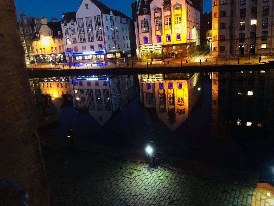 Vibrant Apartment At The Shore In Leith إدنبرة المظهر الخارجي الصورة