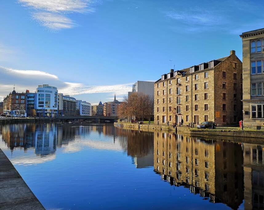 Vibrant Apartment At The Shore In Leith إدنبرة المظهر الخارجي الصورة